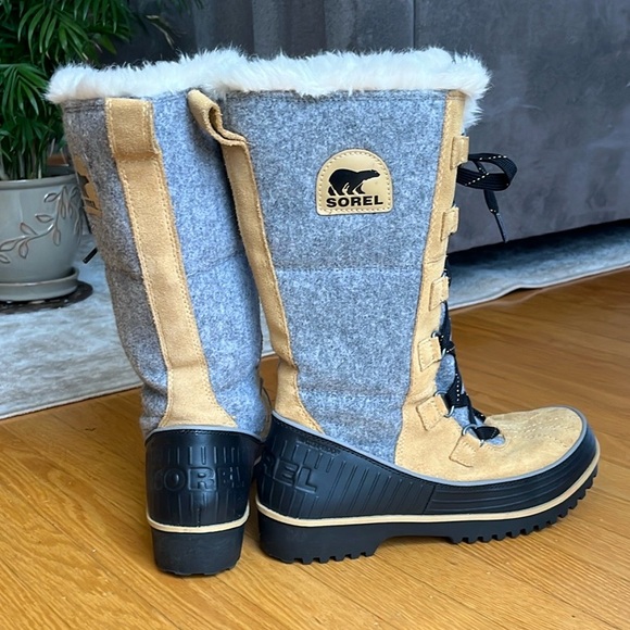 Sorel Women's Tan and Gray Winter Boots - Picture 5 of 6